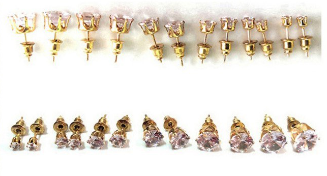GOLD ROUND STUD EARRING DISPLAY CZG